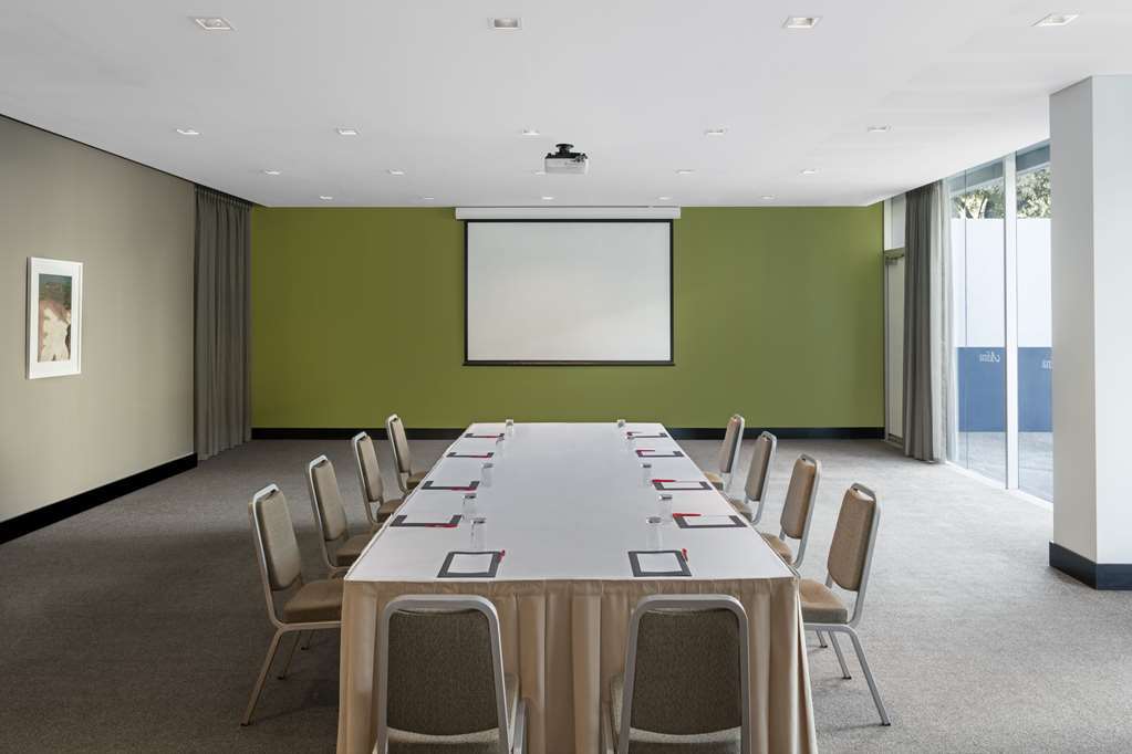 Adina Apartment Hotel Perth Servizi foto